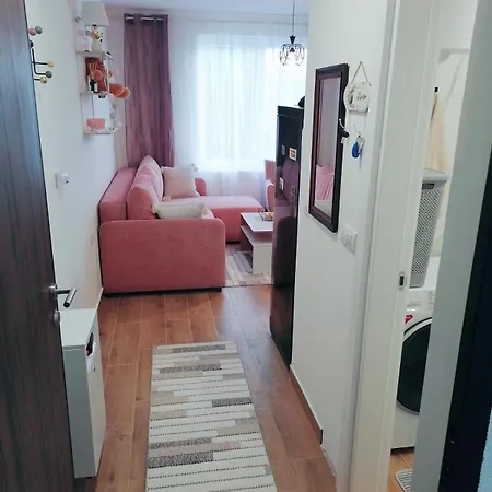 Lara S Apartment *