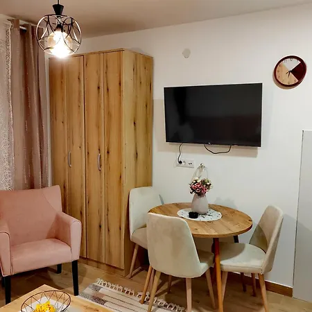 Apartment Lara S